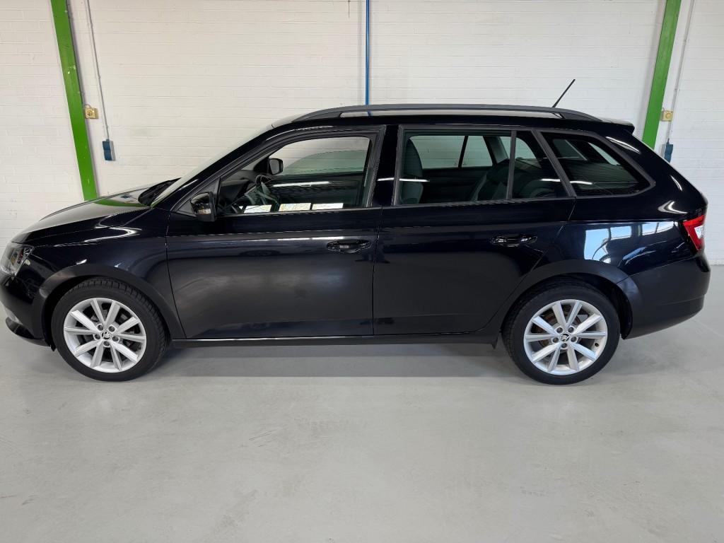 Skoda FABIA 1.2 TS FIRST EDITION / Trekhaak / PDC / Bluetoot, Auto's, Skoda, Euro 6, 4 cilinders, Zwart, Handgeschakeld