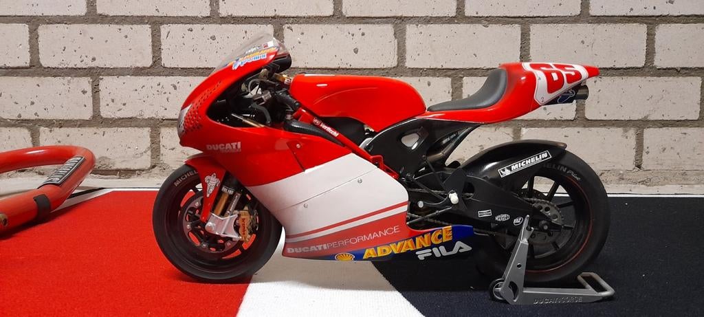 Minichamps 1/6 loris capirossj dirty versio, Ophalen of Verzenden, Motor