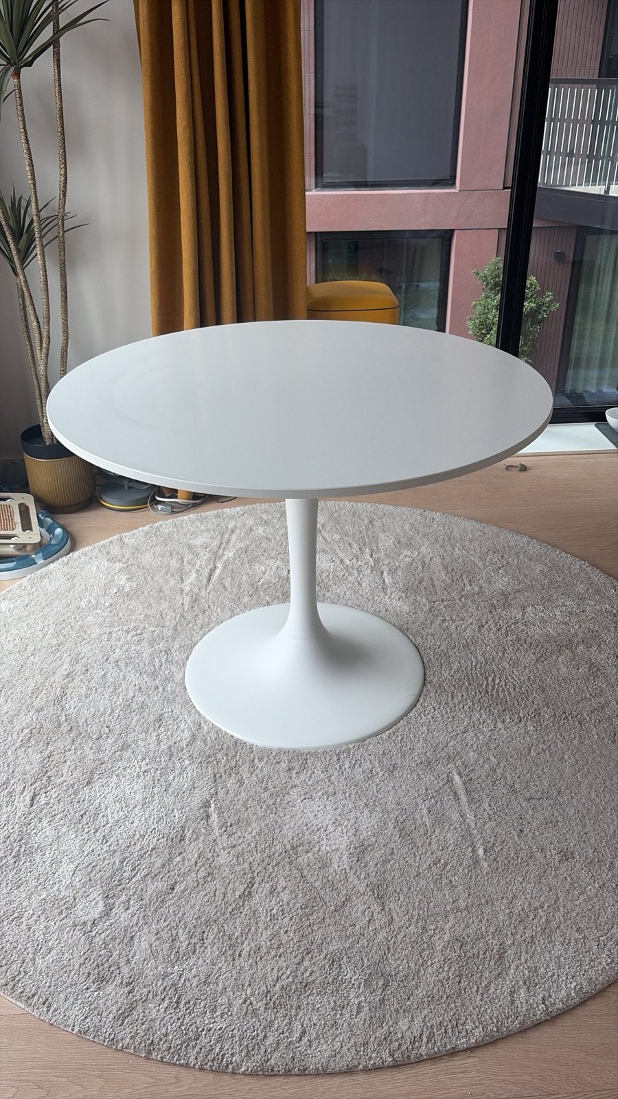 Witte ronde eettafel - Tulip stijl IKEA Docksta, Huis en Inrichting, Tafels | Eettafels, Ophalen, Kunststof, Gebruikt, 100 tot 150 cm