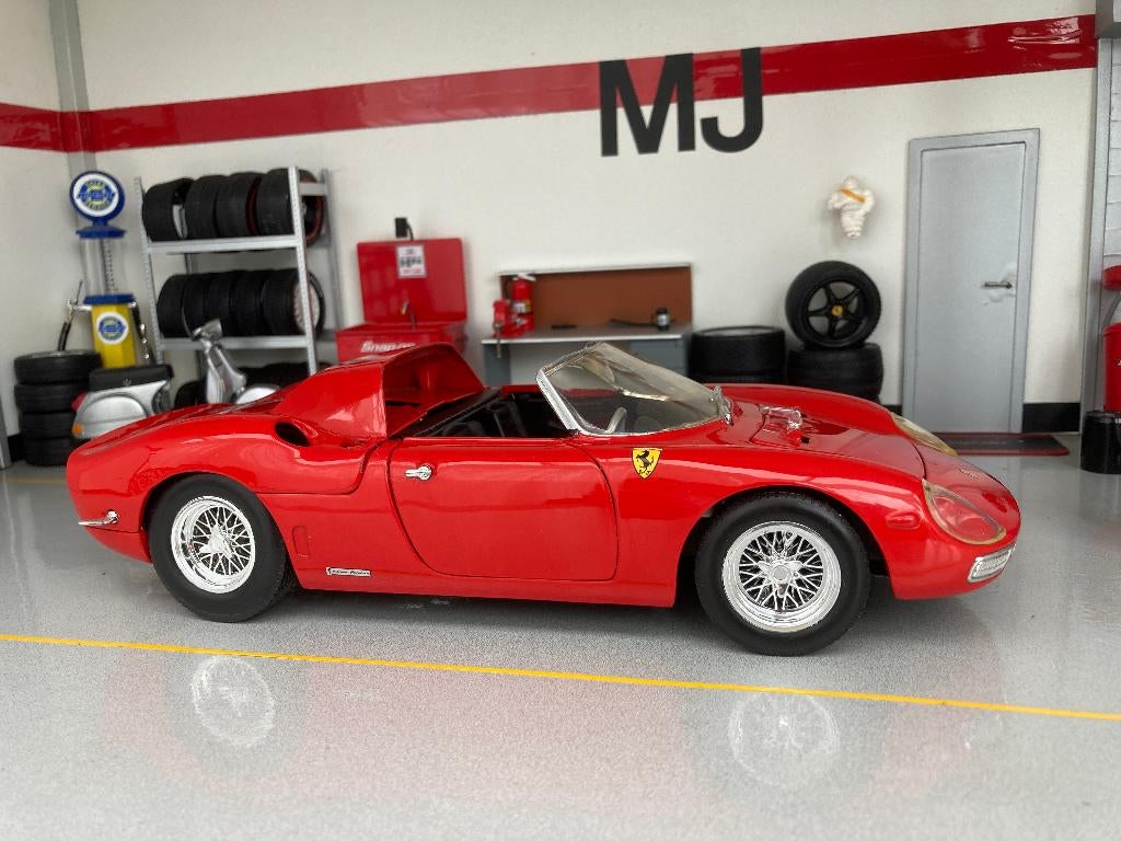 Ferrari 250 LM ''Cabrio'' 1:18 Hot Wheels Rood MJ, Hobby en Vrije tijd, Modelauto's | 1:18, Ophalen of Verzenden, Zo goed als nieuw