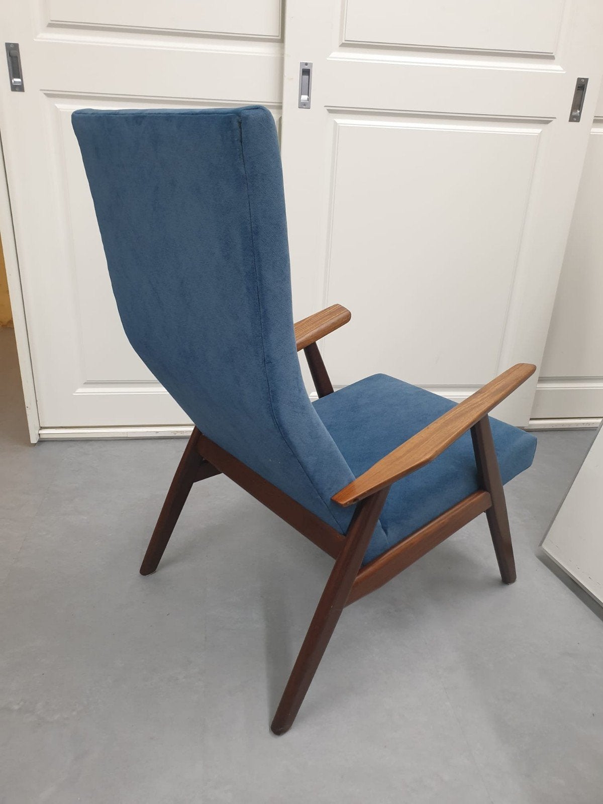 Vintage Fauteuil nieuw gestoffeerd en gerestaureerd, 75 tot 100 cm, Zo goed als nieuw, Stof, 50 tot 75 cm