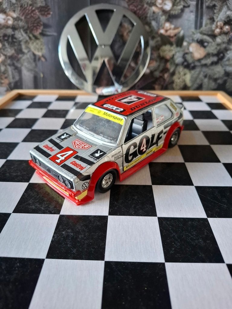 vw golf 1 rally 1;24 burago, Hobby en Vrije tijd, Ophalen of Verzenden, Gebruikt, Bburago