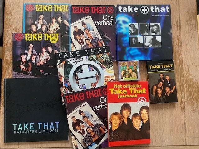 Take That boeken, Verzamelen, Muziek, Artiesten en Beroemdheden, Ophalen of Verzenden, Zo goed als nieuw, Boek, Tijdschrift of Artikel