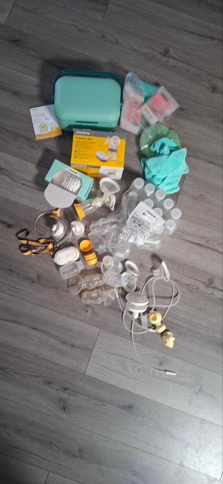 Medela Freestyle Flex MINI Borstkolf met accessoires, Gebruikt, Borstkolf, Ophalen of Verzenden, Draagbaar