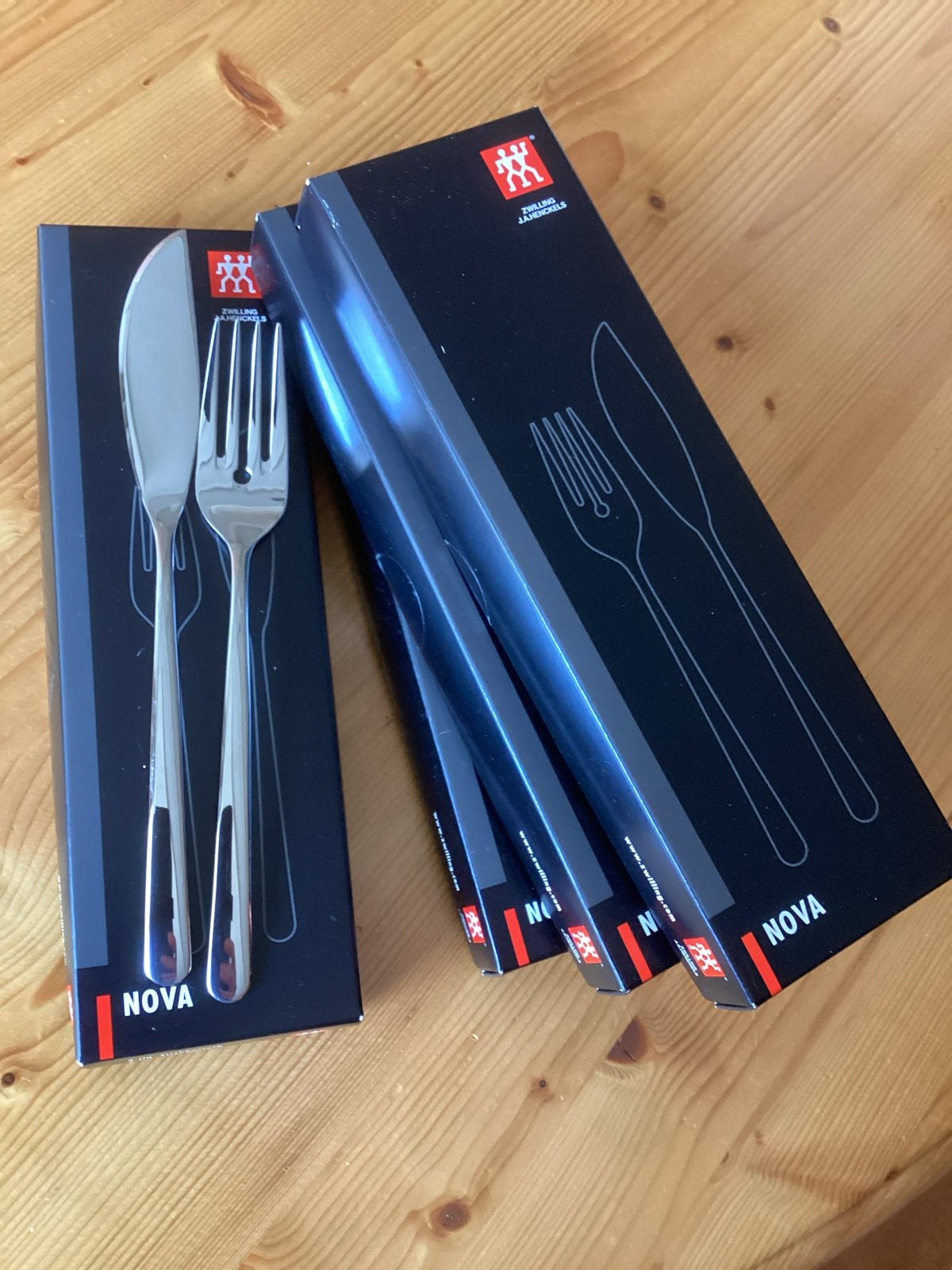 Zwilling Nova visbestekset - 4 messen en 4 vorken, Bestekset, Nieuw, Ophalen of Verzenden, Eetmes