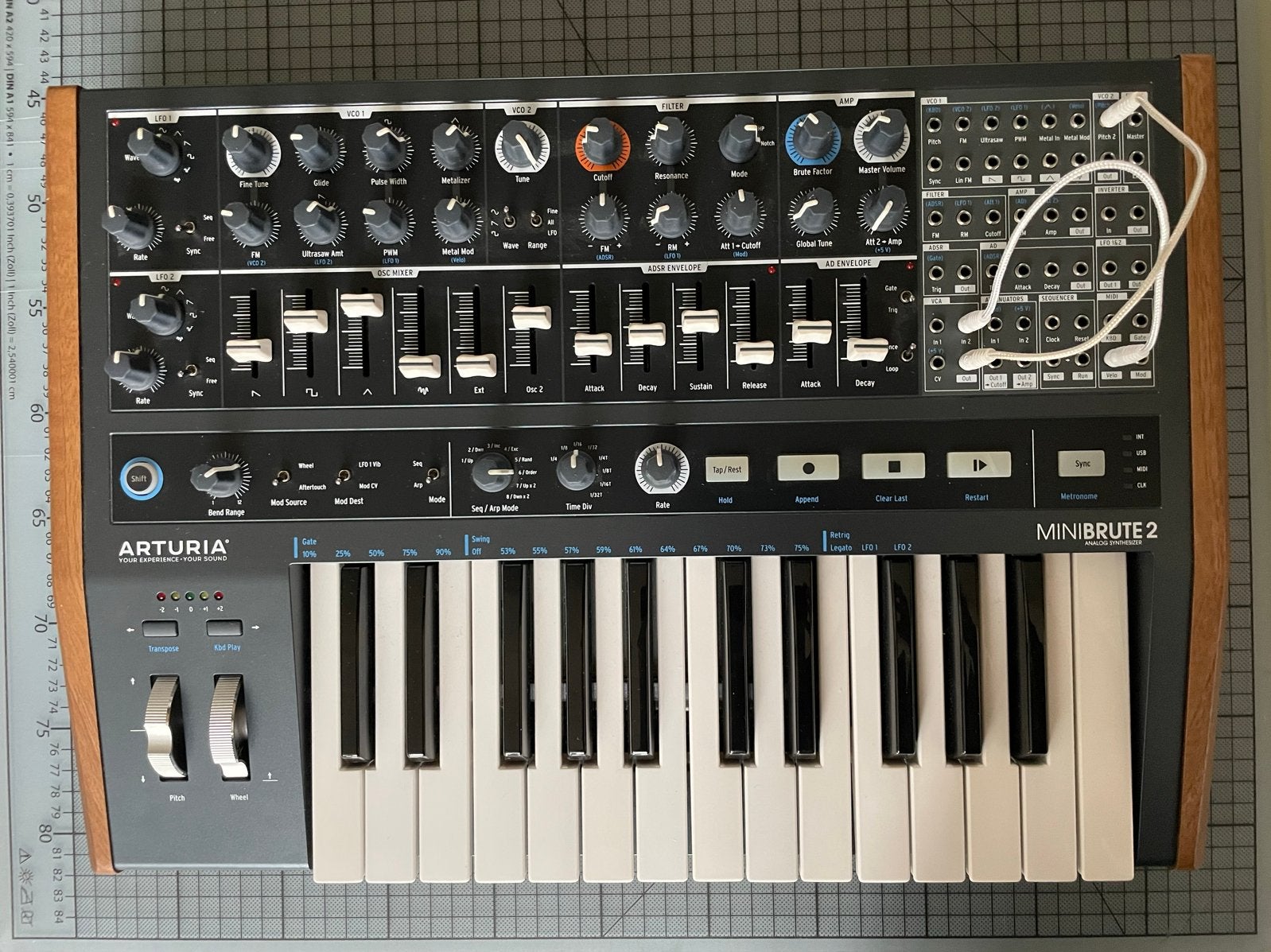 Arturia Minibrute 2 Analoge Synthesizer, Muziek en Instrumenten, Overige merken, Gebruikt, Met midi-aansluiting, Overige aantallen