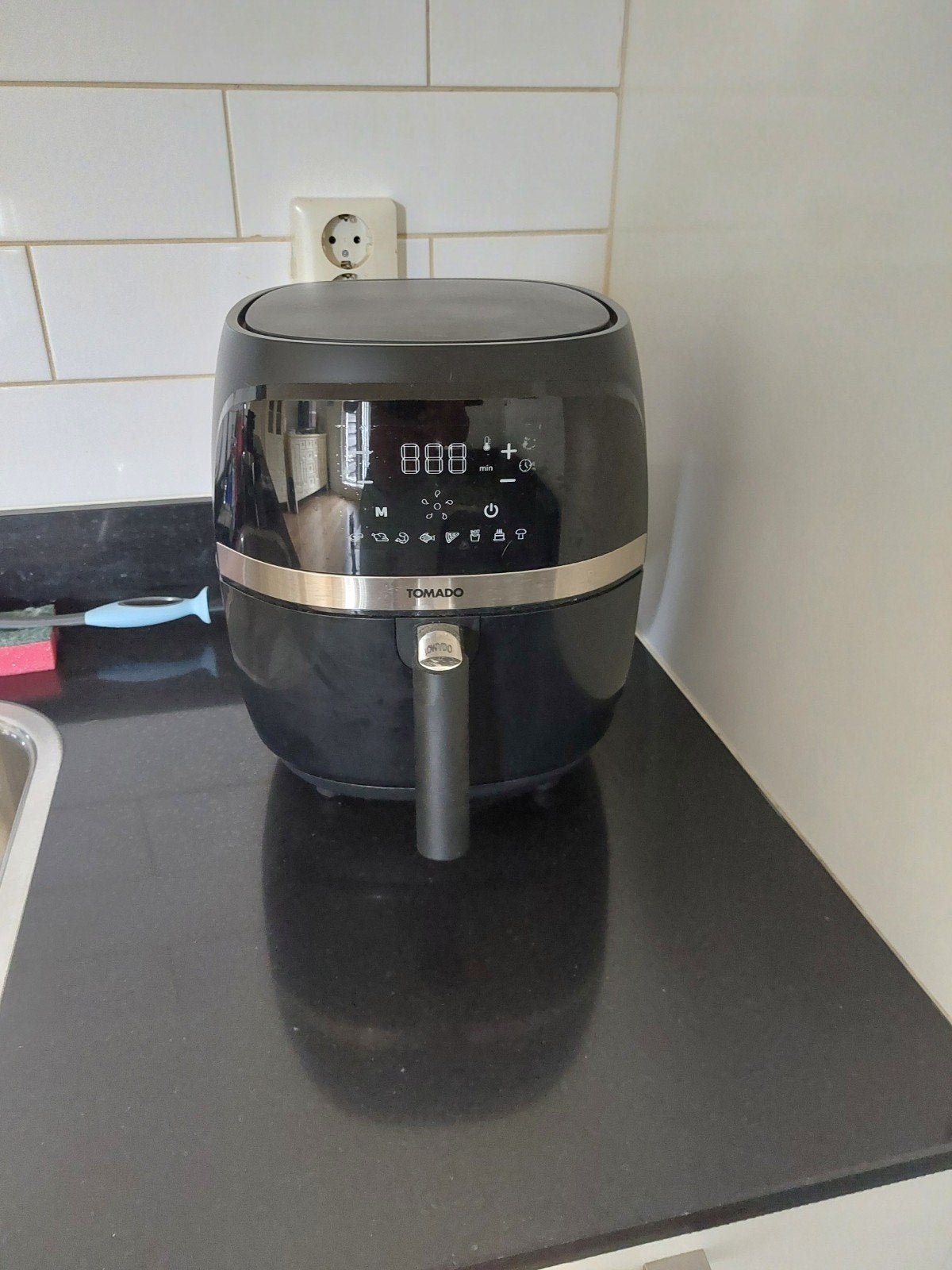Tomado Airfryer - Zwart, Zo goed als nieuw, Ophalen, Zo goed als nieuw, Airfryer, 1000 t/m 1499 gram