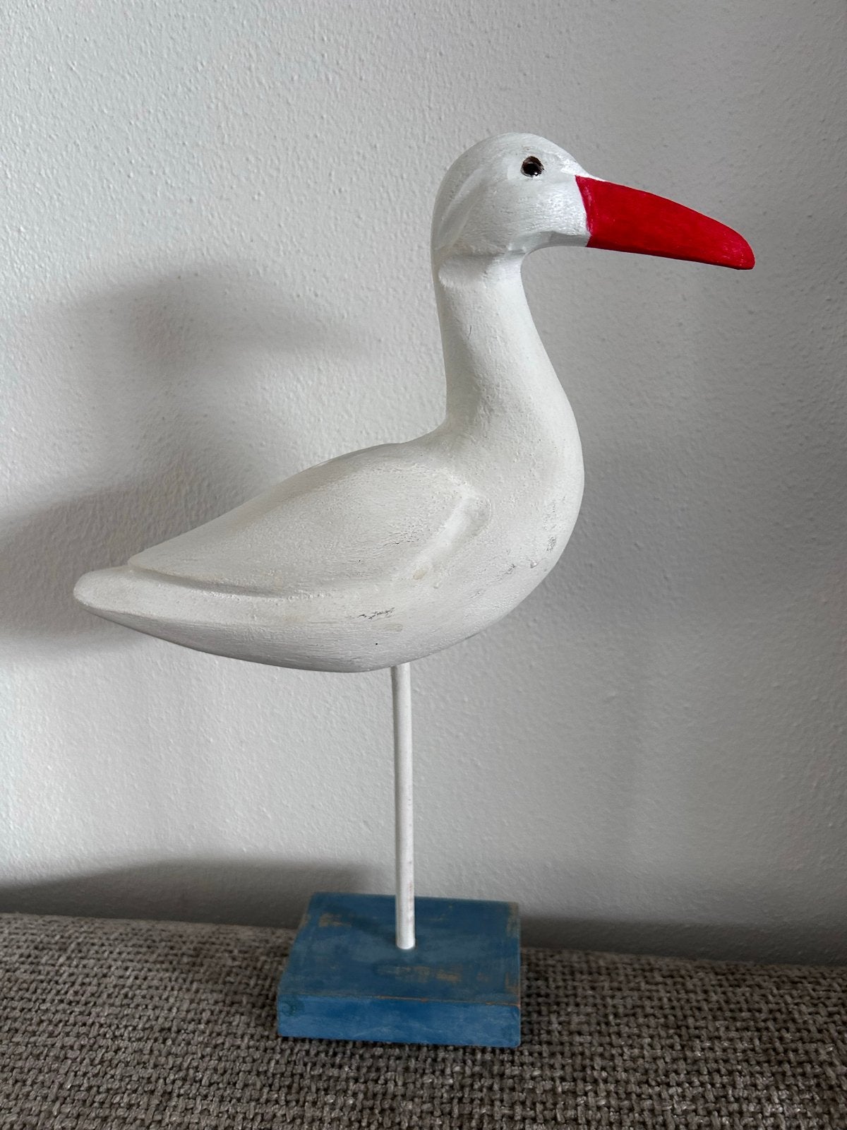 Decoratieve houten vogel met rode snavel, Ophalen of Verzenden, Zo goed als nieuw, Wit, Hout
