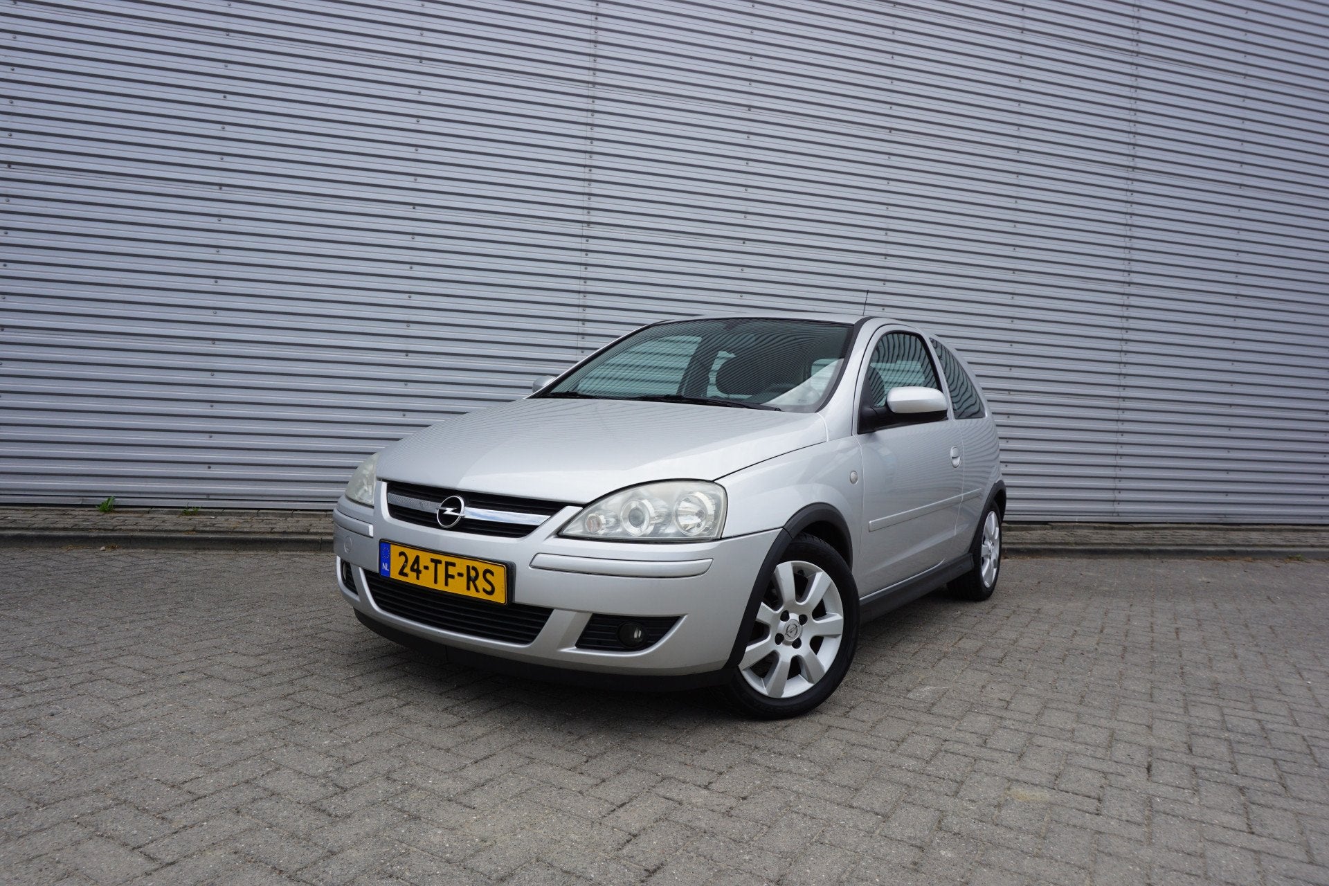 Opel Corsa 1.2-16V Silverline Airco / Elektr. ramen / Lm vel, Voorwielaandrijving, Gebruikt, 31 €/maand, 4 cilinders