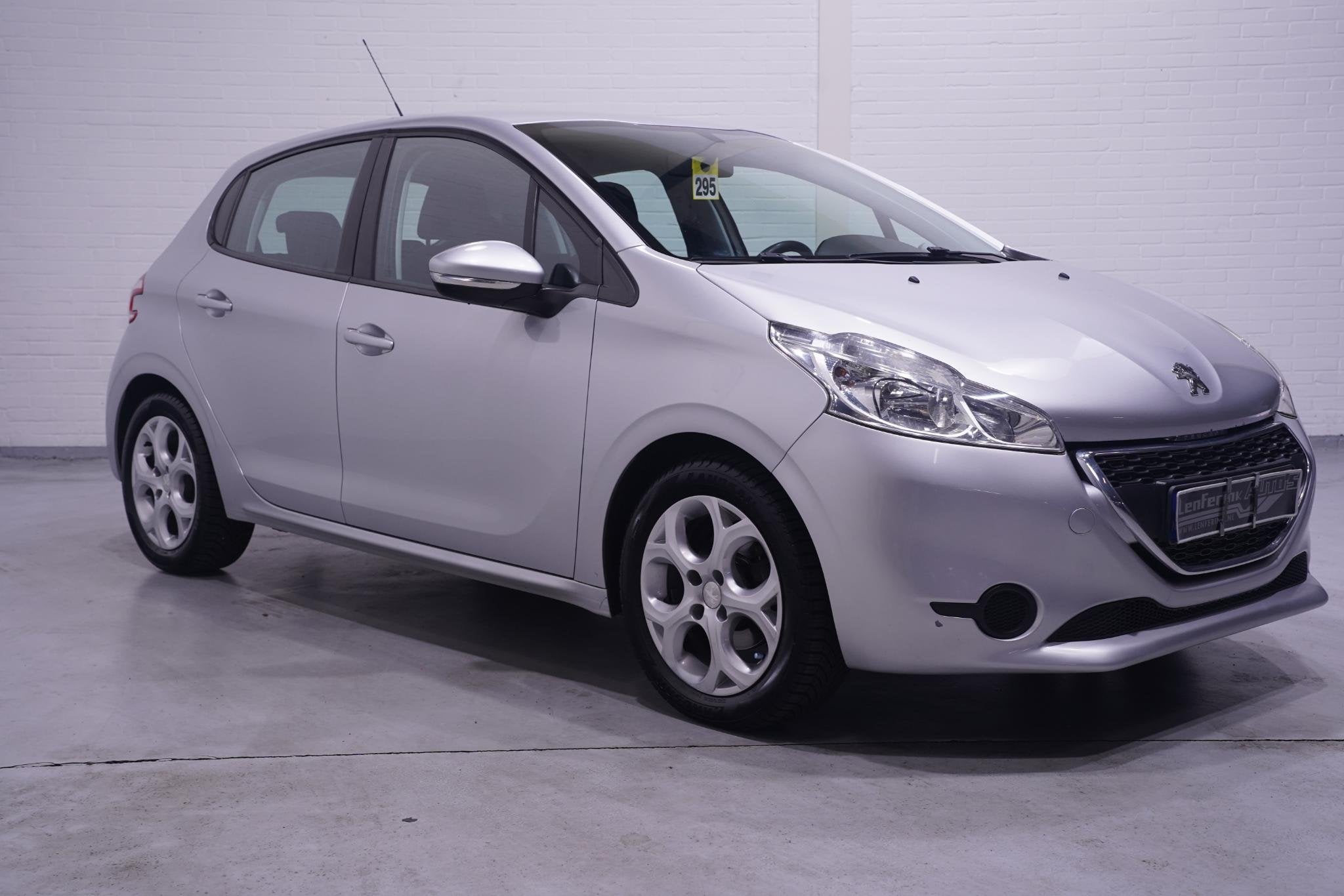 Peugeot 208 1.2 VTi Blue Lease Navigatie Cruisecontrol, Auto diversen, Handgeschakeld, Zilver of Grijs, Benzine, Peugeot