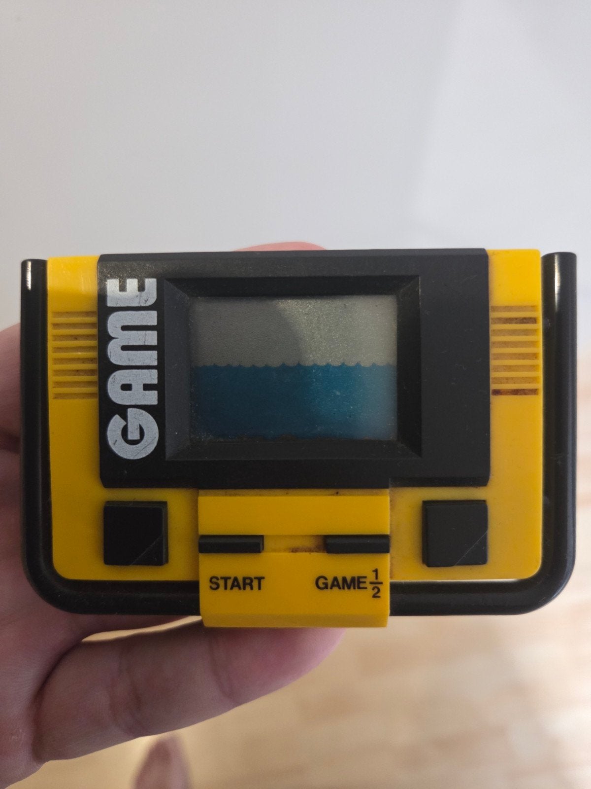Vintage Mini LCD Handheld Game Console - Geel- Blauw, Spelcomputers en Games, Ophalen of Verzenden, Overige merken, Gebruikt