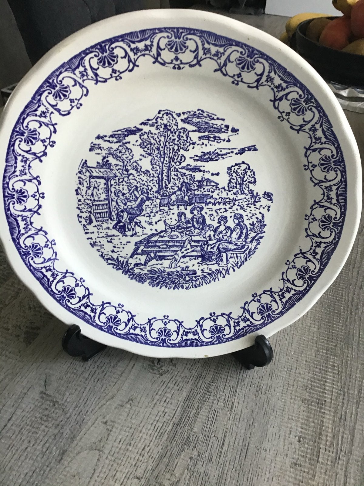 Vintage Delfts Blauw bord met landschap en figuren, Ophalen of Verzenden