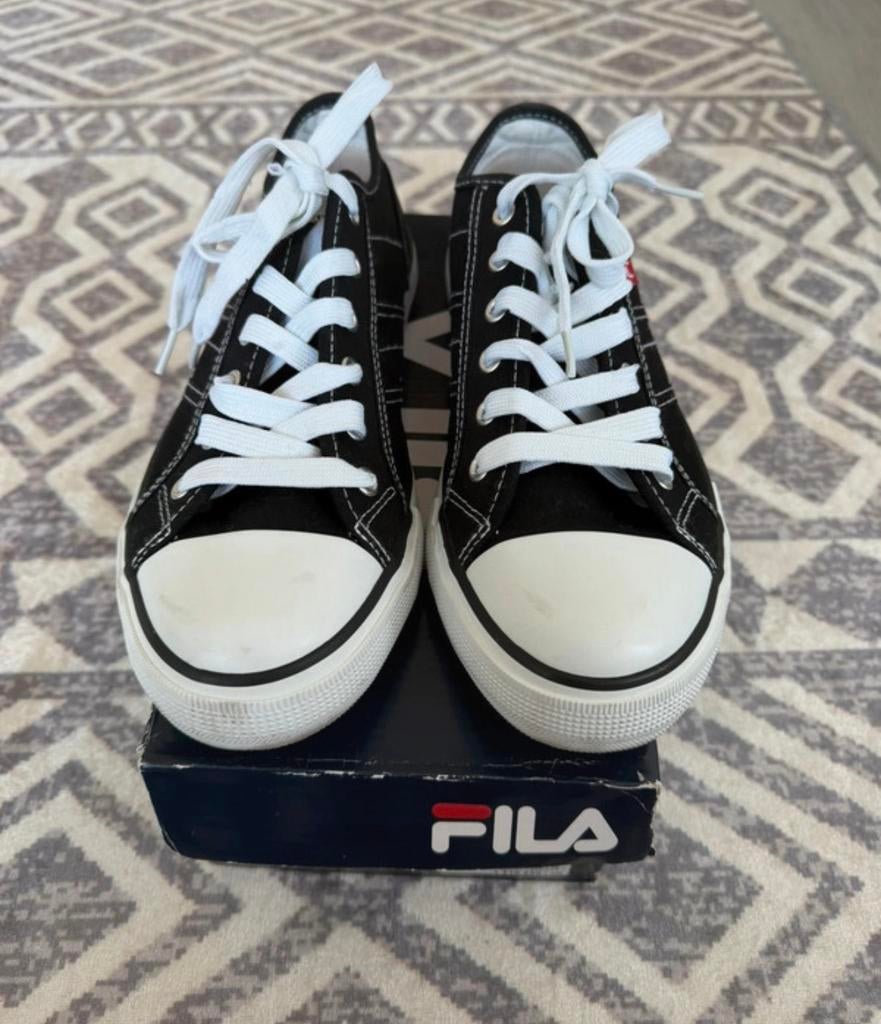 Fila schoenen, Ophalen of Verzenden, Zo goed als nieuw, Sneakers of Gympen