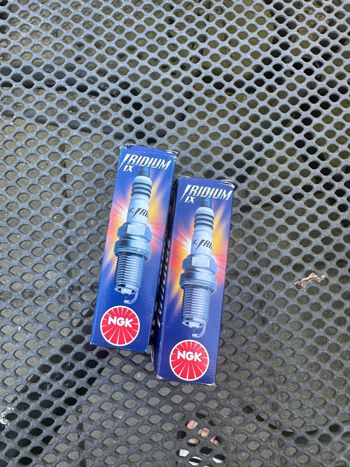 2x NGK Iridium IX Bougies, Ophalen of Verzenden, Gebruikt, Overige typen