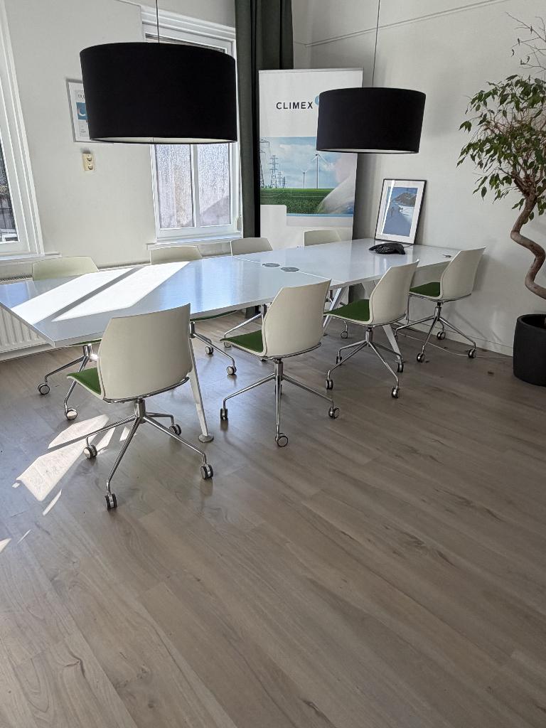 Vergadertafel met vergaderstoelen kantoorinrichting, Ophalen, Tafel