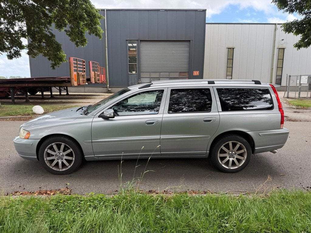 Volvo V70 2.4 D5 AWD Edition Sport, Auto's, Volvo, Automaat, 197 €/maand, Diesel, Vierwielaandrijving