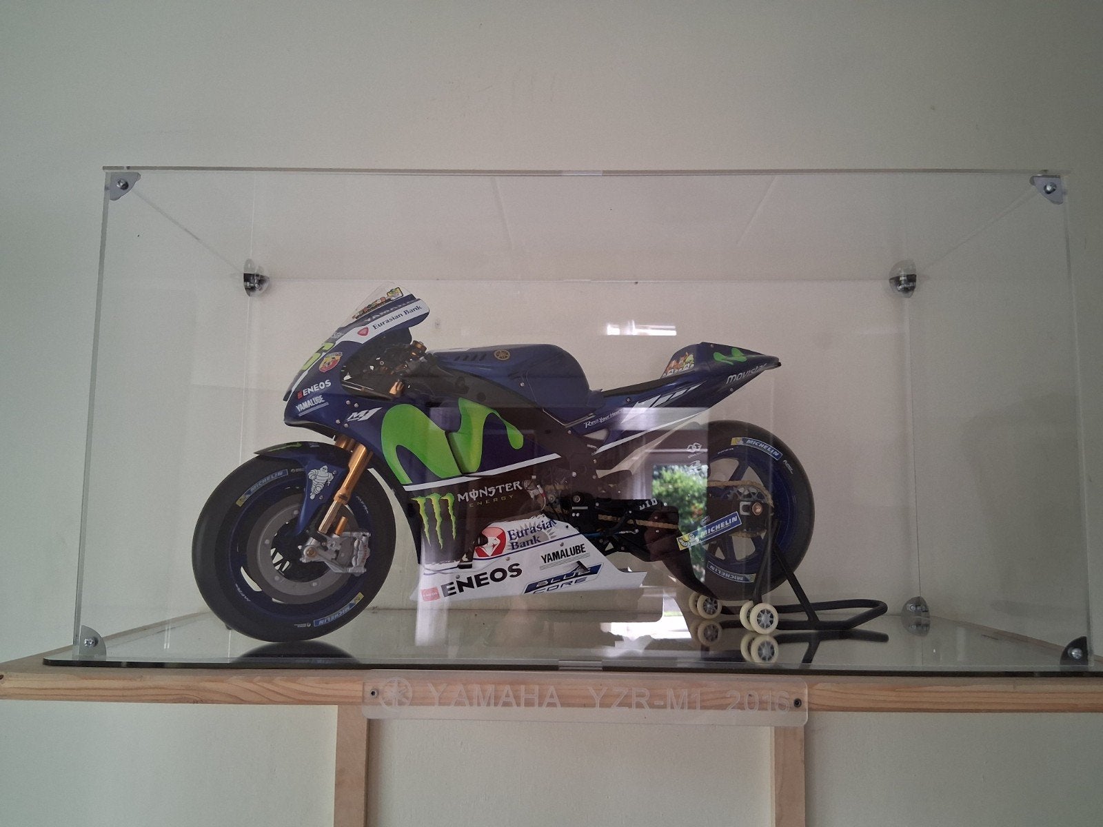 Valentino Rossi schaalmodel motor 1:4 + complete set, Ophalen
