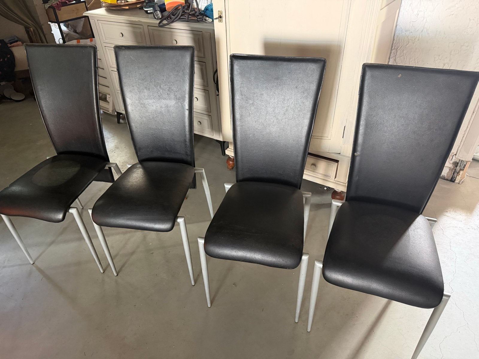 Set van 4 zwarte eetkamerstoelen met metalen poten, Ophalen, Gebruikt, Zwart, Leer