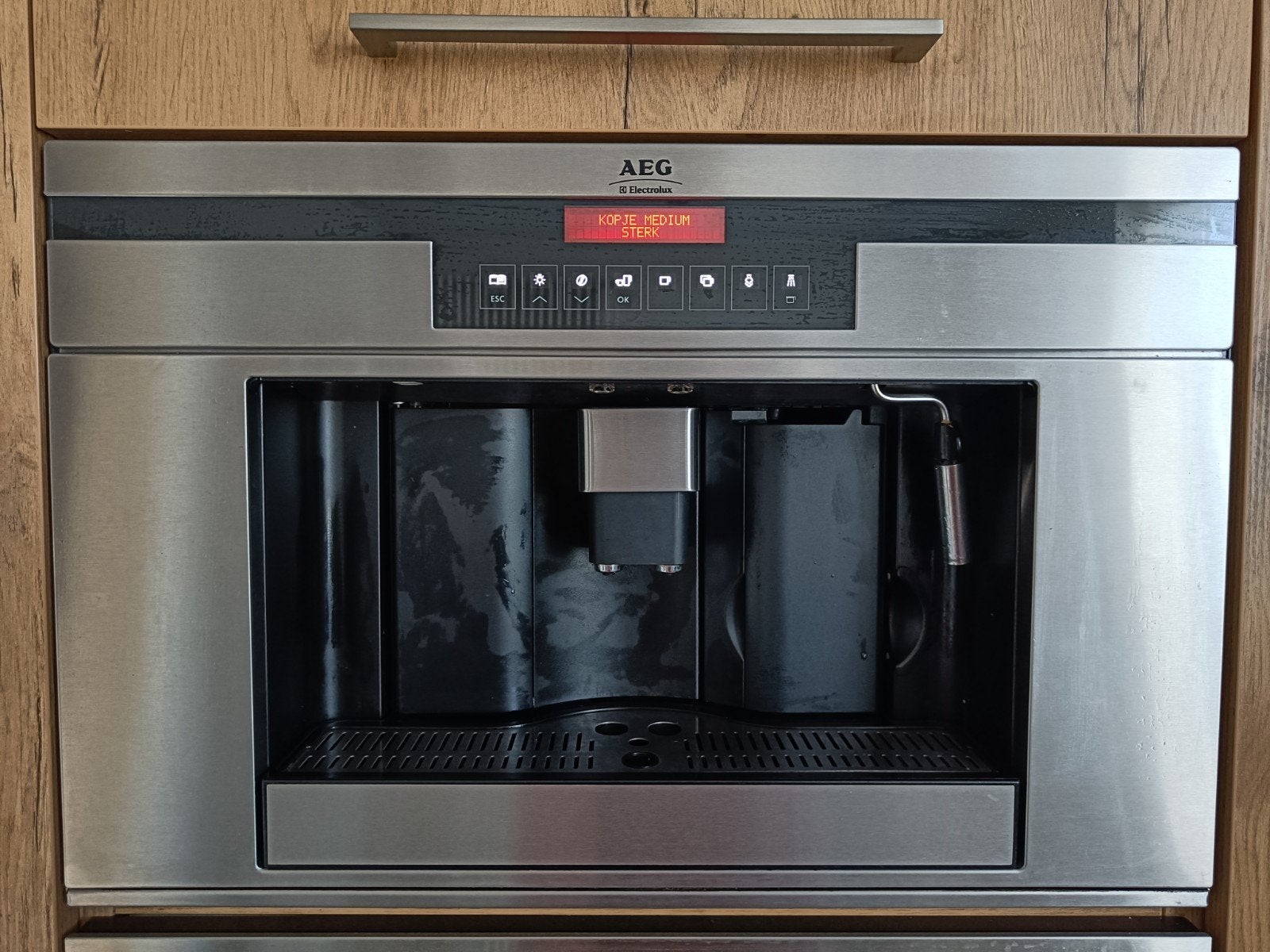 Inbouw AEG PE3810-M Espressomachine - Zilver, Ophalen, Gebruikt, Espresso apparaat, Gemalen koffie