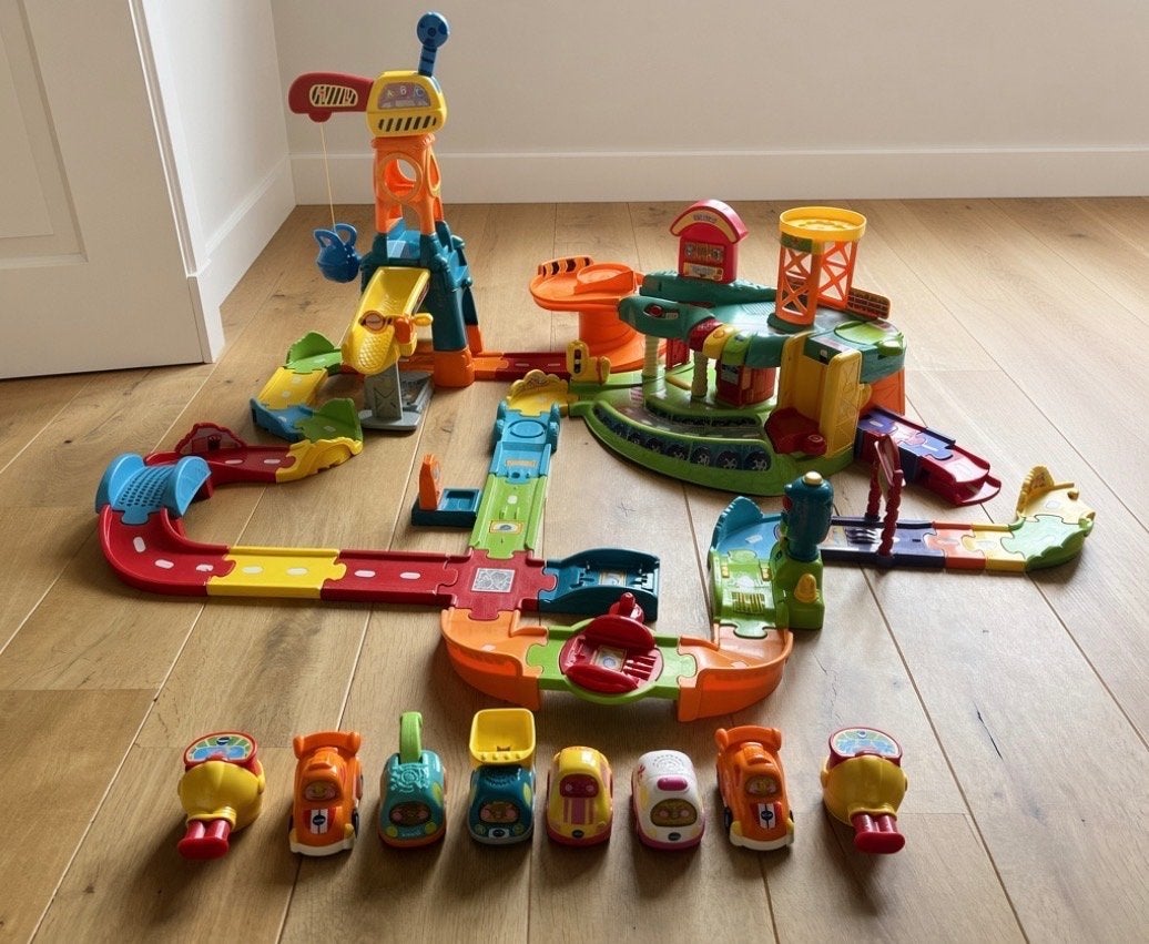 VTech Toet Toet Auto's Hijskraan & Garage Set met 6 Auto's, Ophalen, Zo goed als nieuw