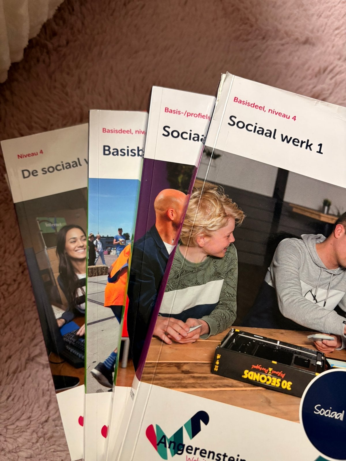 Mbo 4 Sociaal Werker Boeken, Ophalen, Zo goed als nieuw, Overige niveaus