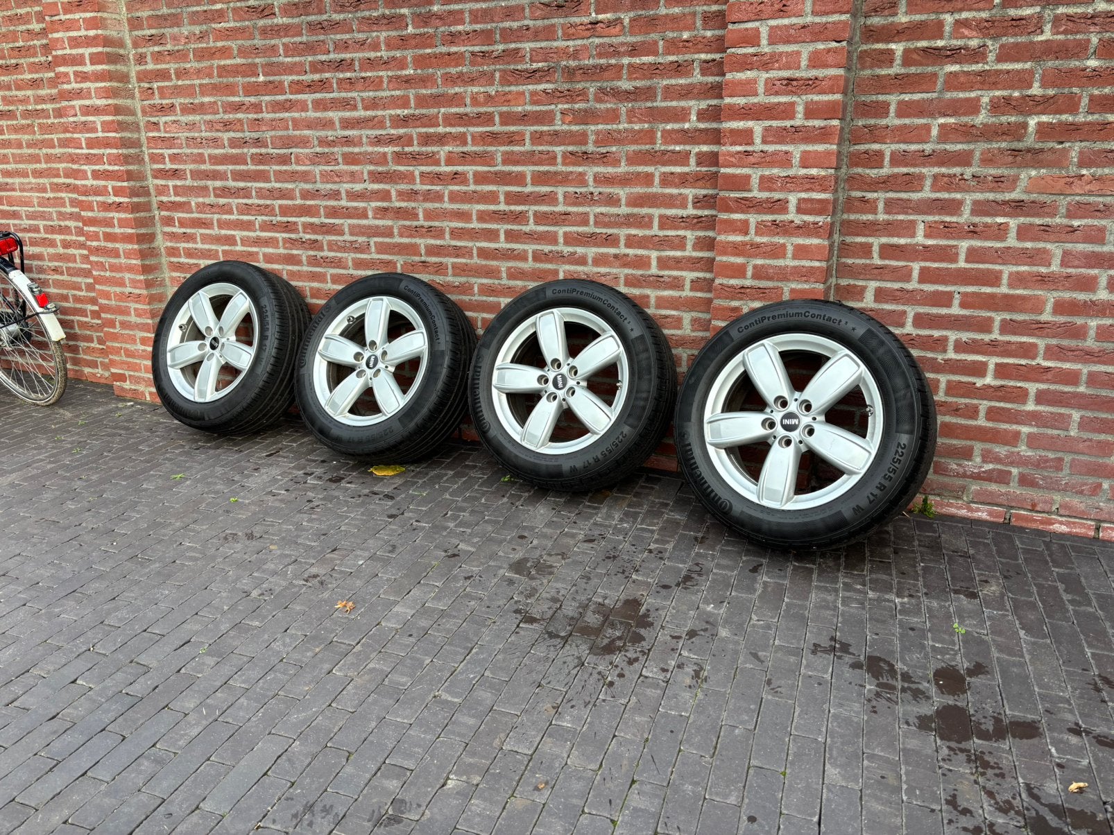 Mini Cooper velgen met banden 225- 55-17, Auto-onderdelen, Gebruikt, Banden en Velgen, 17 inch, Ophalen of Verzenden
