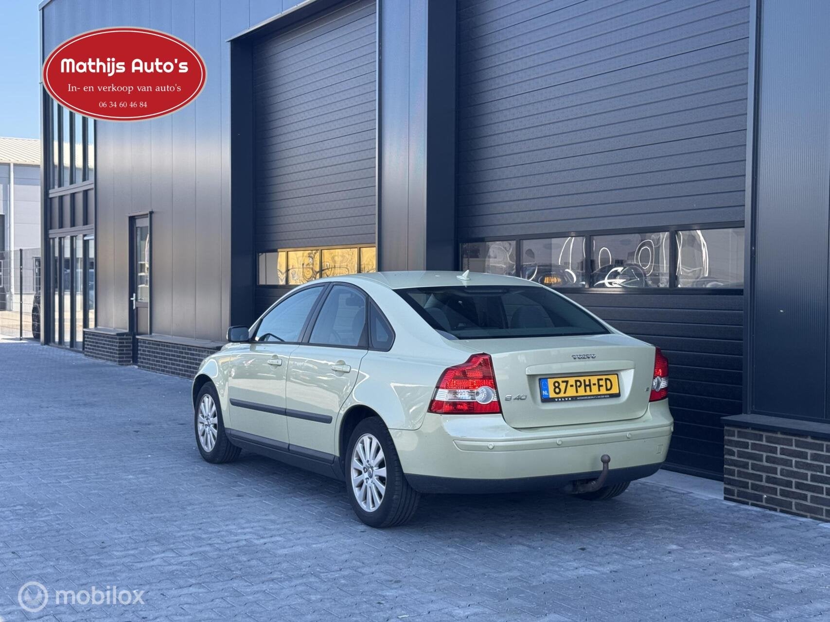 Volvo S40 1.8 Nette staat! Airco Cruise LM velgen!, Auto's, Voorwielaandrijving, 125 pk, 4 cilinders, Handgeschakeld