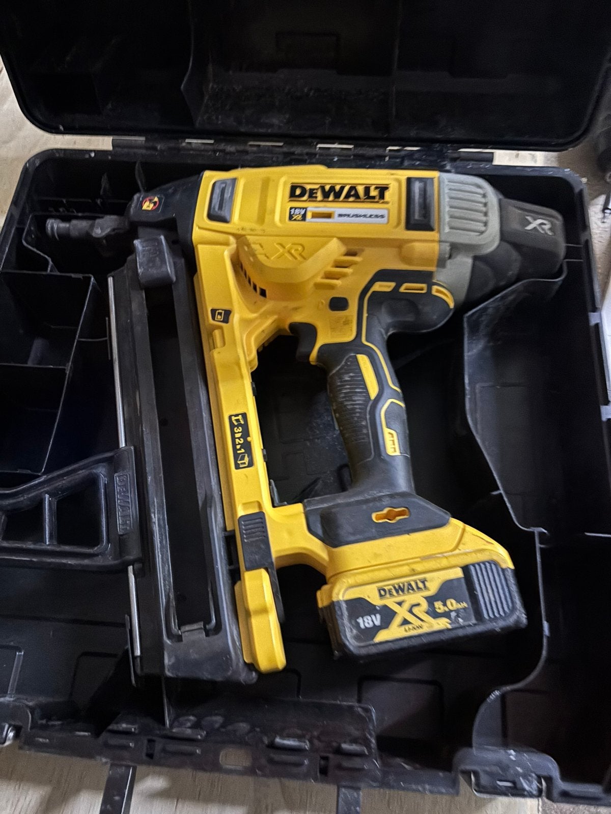 DeWalt DCN890N 18V betontacker, Gebruikt
