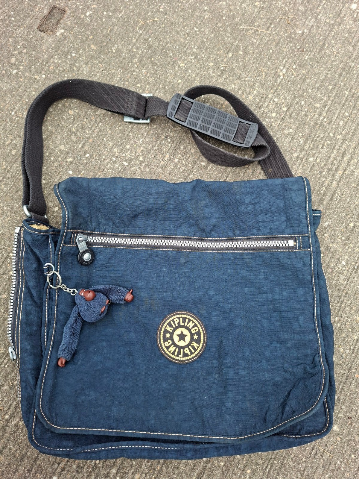 Kipling grote schoudertas blauw met aapje, Ophalen of Verzenden, Zo goed als nieuw, Blauw, Kipling
