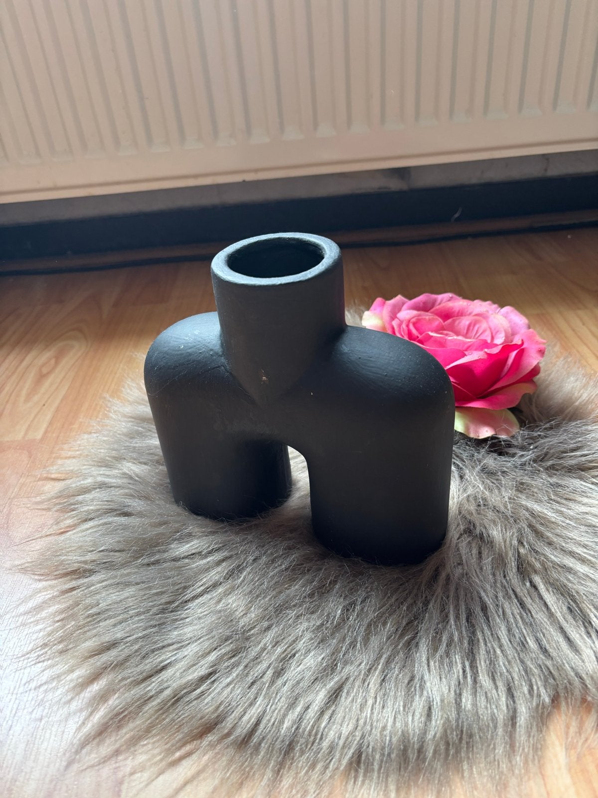 101 Copenhagen Cobra Uno Mini vaas zwart – designer keramiek, Gebruikt, Zwart, Ophalen of Verzenden, Geschikt voor droogbloemen