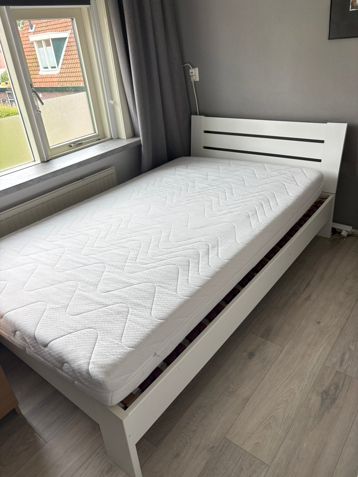 Bed 120x200