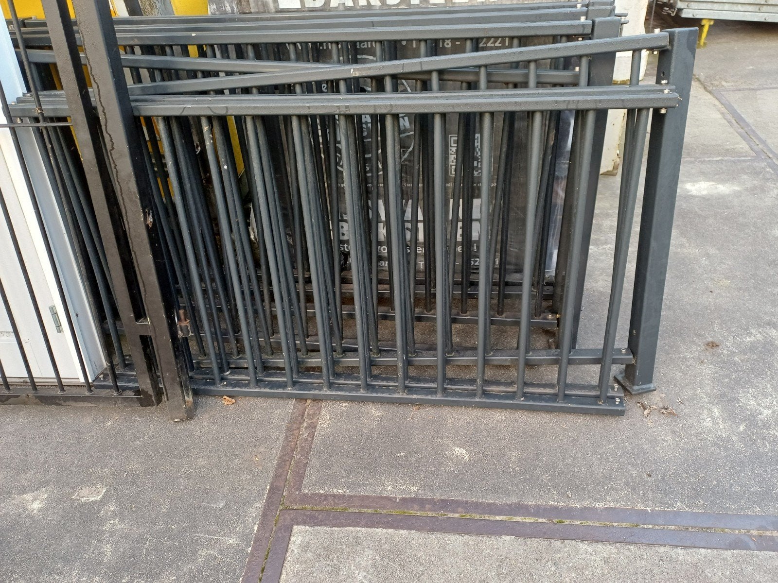 hekwerk balkon 12 meter, Ophalen, IJzer