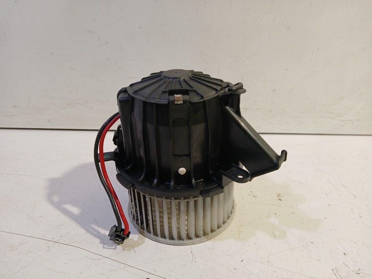 Kachel ventilator motor Audi A4, Onderdelen@venauto.nl, Van der Ven Autorecycling B.V., Gebruikt, Ettenseweg 76, 4706 PB Roosendaal, The Netherlands
