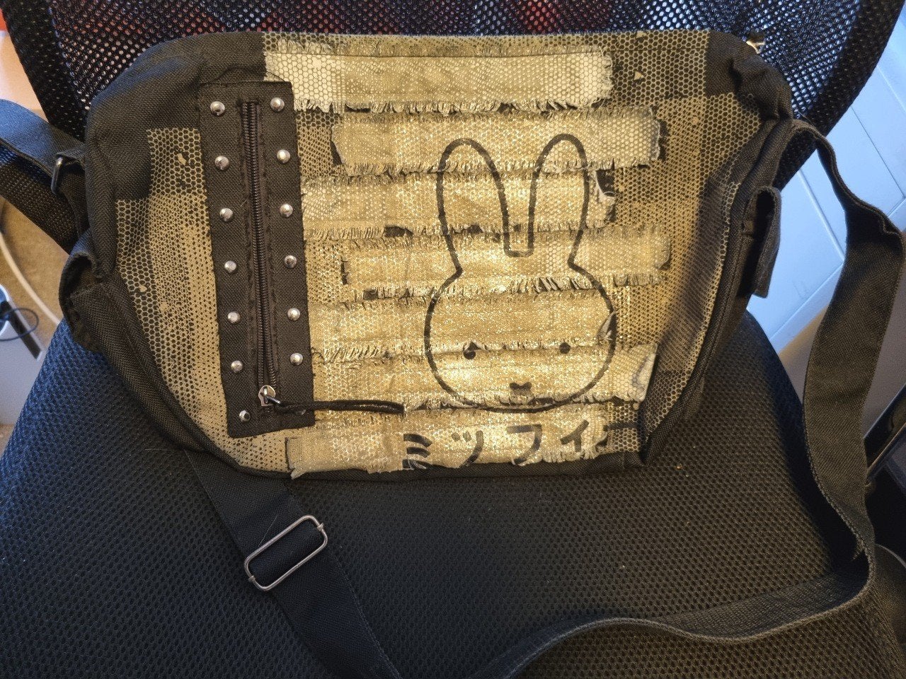 Unieke Miffy nijntje schoudertas zwart goud kawaii animatie, Ophalen of Verzenden, Zo goed als nieuw, Zwart, Overige merken
