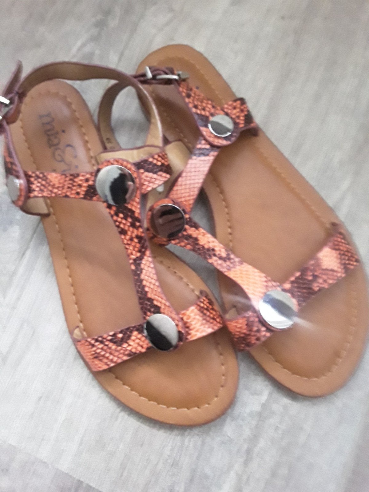 sandalen nieuw leer 39 zwart met oranje print, Ophalen of Verzenden, Nieuw, Maat 34 (XS) of kleiner, Zwart