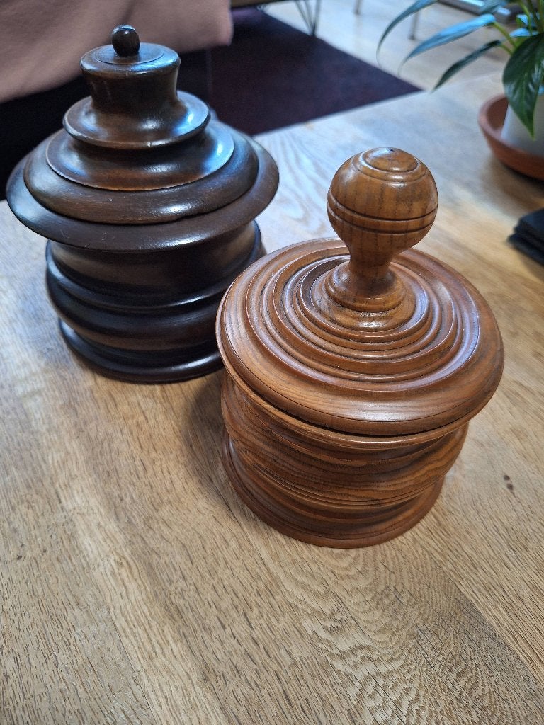 Tabakspotten 19e eeuw hout gedraaid, Ophalen of Verzenden