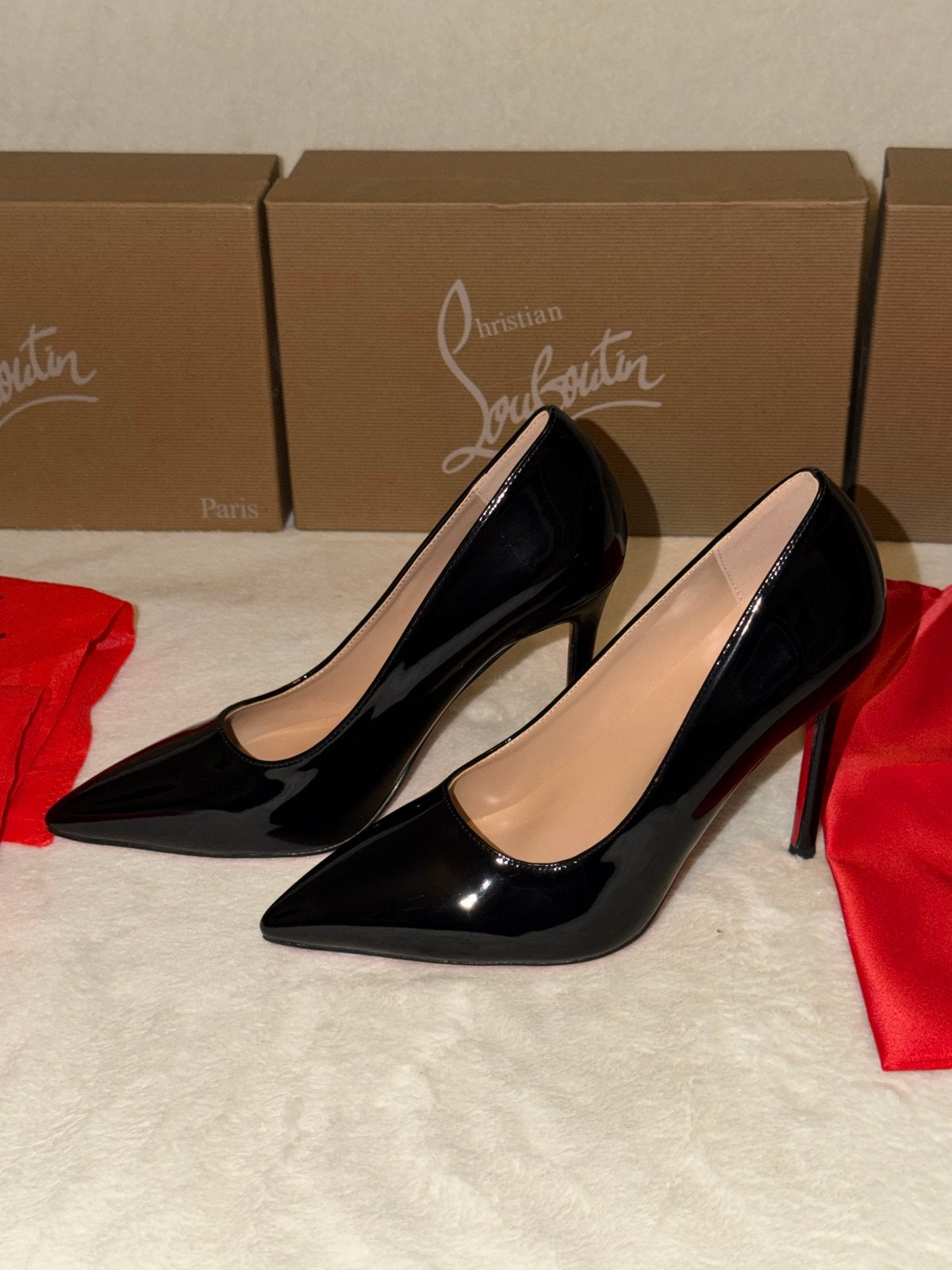 Christian Louboutin Pigalle 10cm Zwart Lakleer - Maat 38/39, Kleding | Dames, Schoenen, Pumps, Zwart, Nieuw, Ophalen of Verzenden