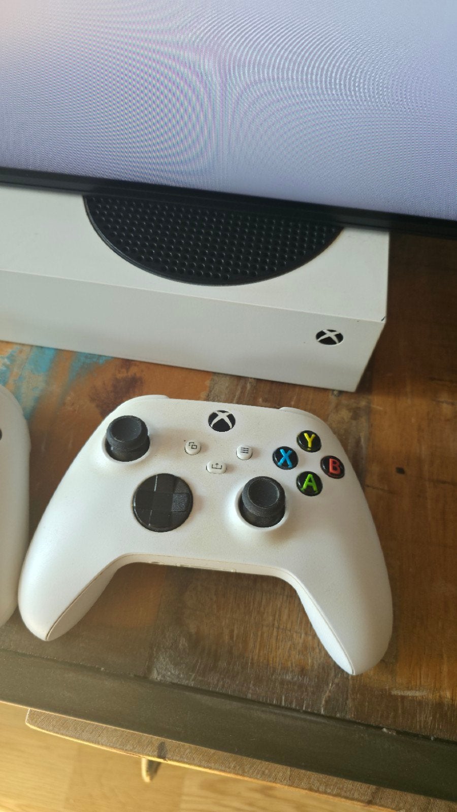 Foto 3 van Xbox Series S 512GB met 2 controllers en HDMI-kabel