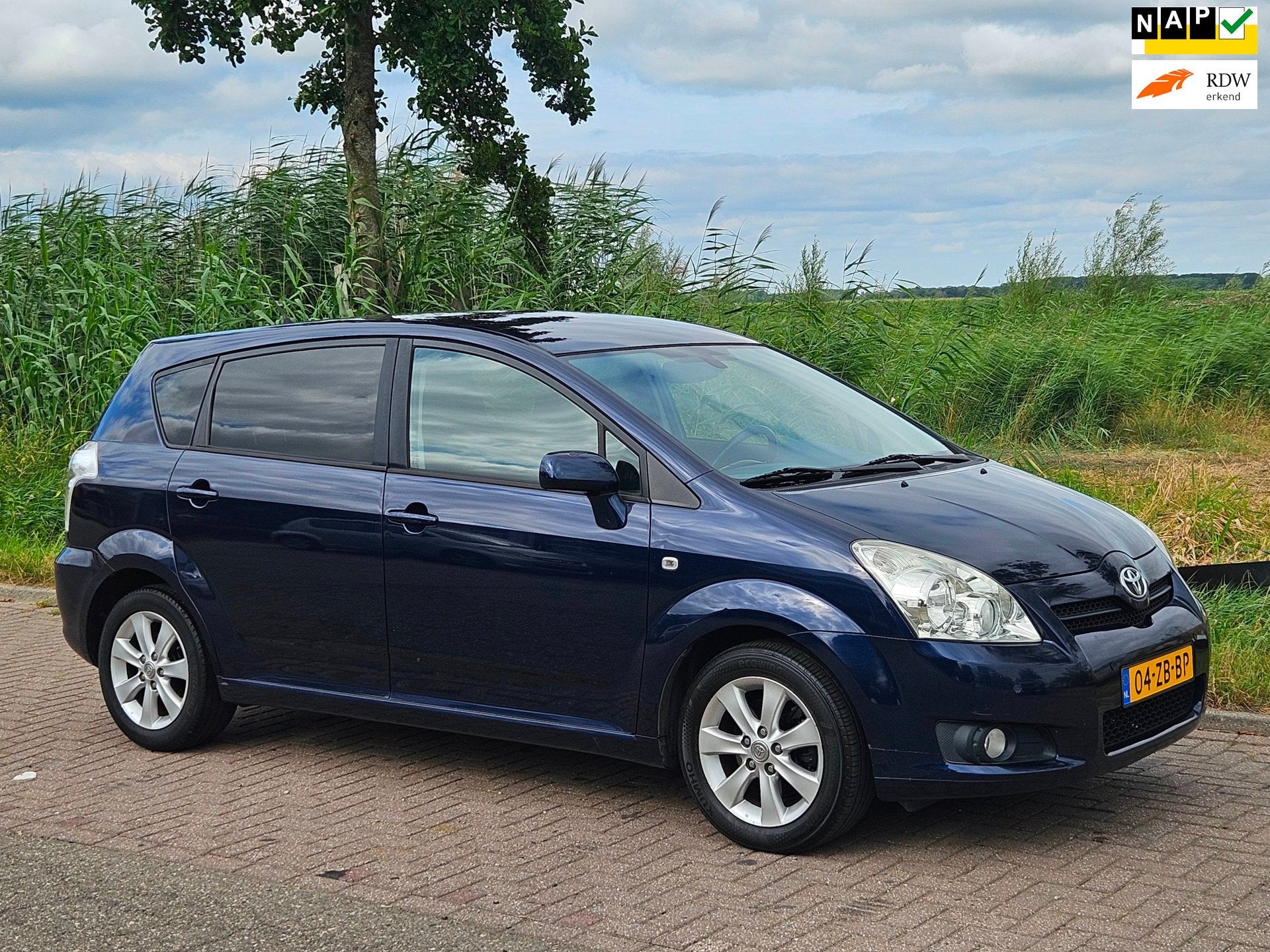 Toyota Verso 1.8 VVT-i Luna 7p. 7 persoons ! Airco / Trekhaa, Auto's, Automatische klimaatregeling, Gebruikt, Zwart, 4 cilinders