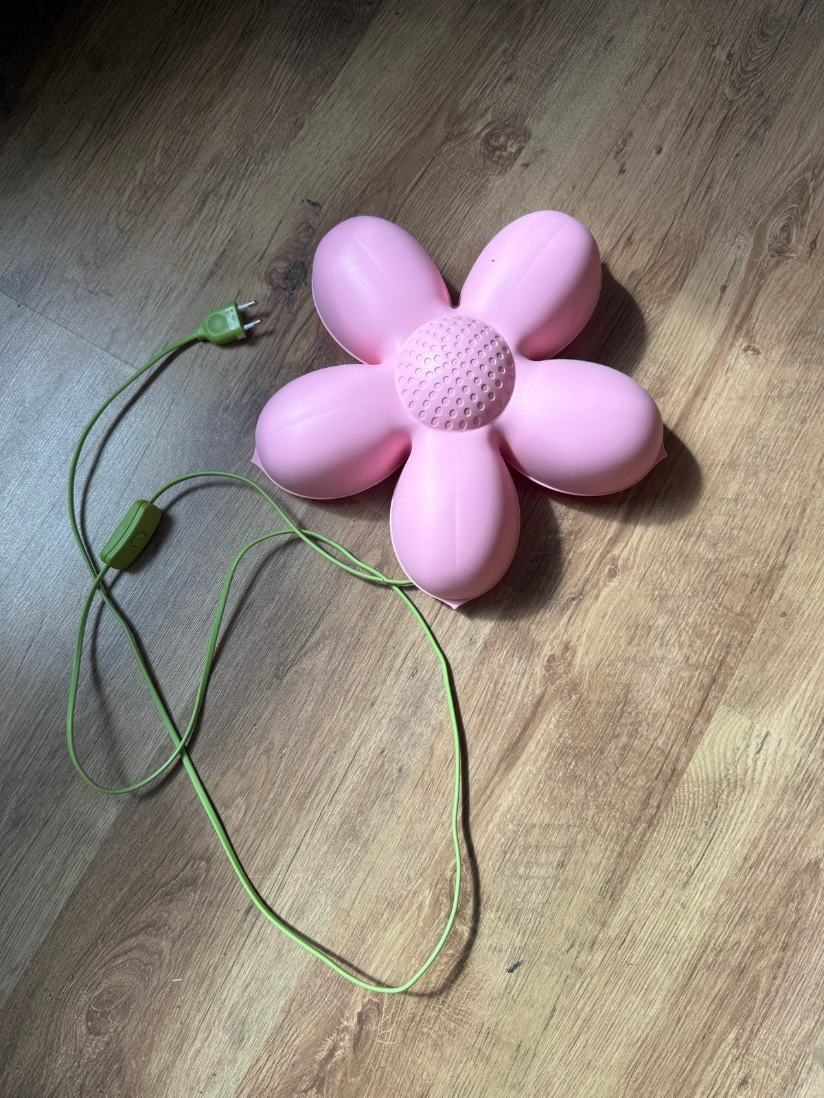Roze bloemlampje met schakelaar - Ikea - Gratis, Gebruikt, Kunststof, Roze, Ophalen