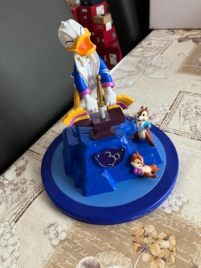 Disneyland Paris Donald Duck 30th Anniversary Figurine, Verzamelen, Ophalen of Verzenden, Donald Duck, Nieuw, Beeldje of Figuurtje
