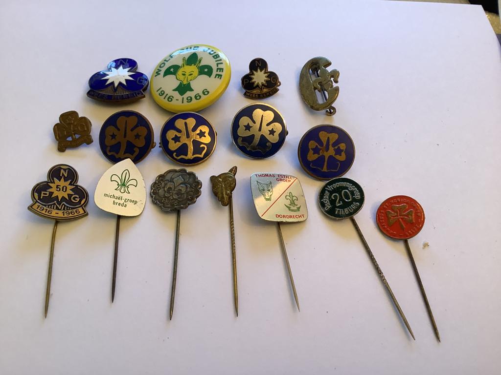 16 speldjes scouting, Ophalen of Verzenden, Gebruikt, Overige onderwerpen