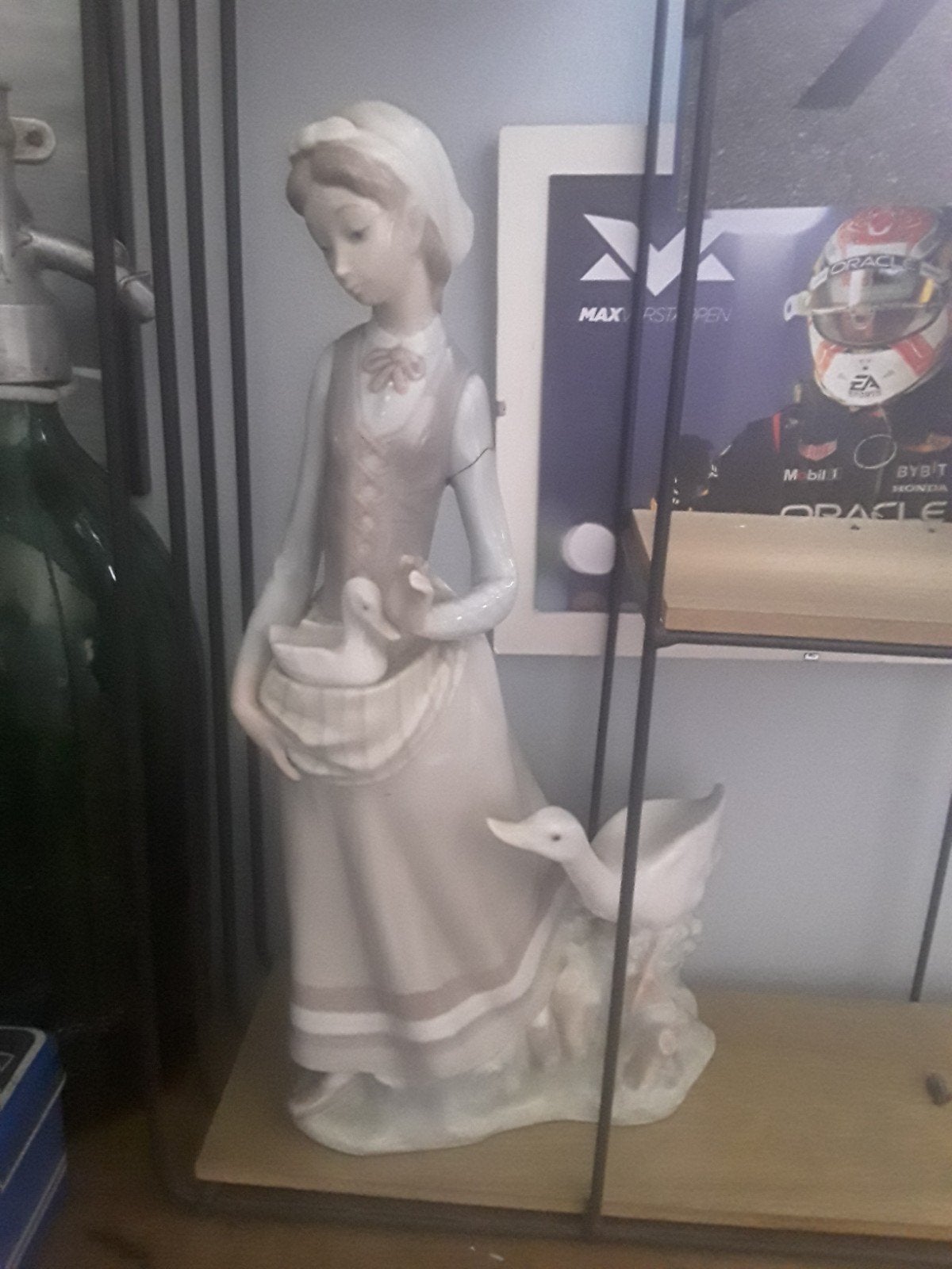 Prachtig Lladro beeldje van meisje met eenden, Ophalen, Gebruikt, Mens