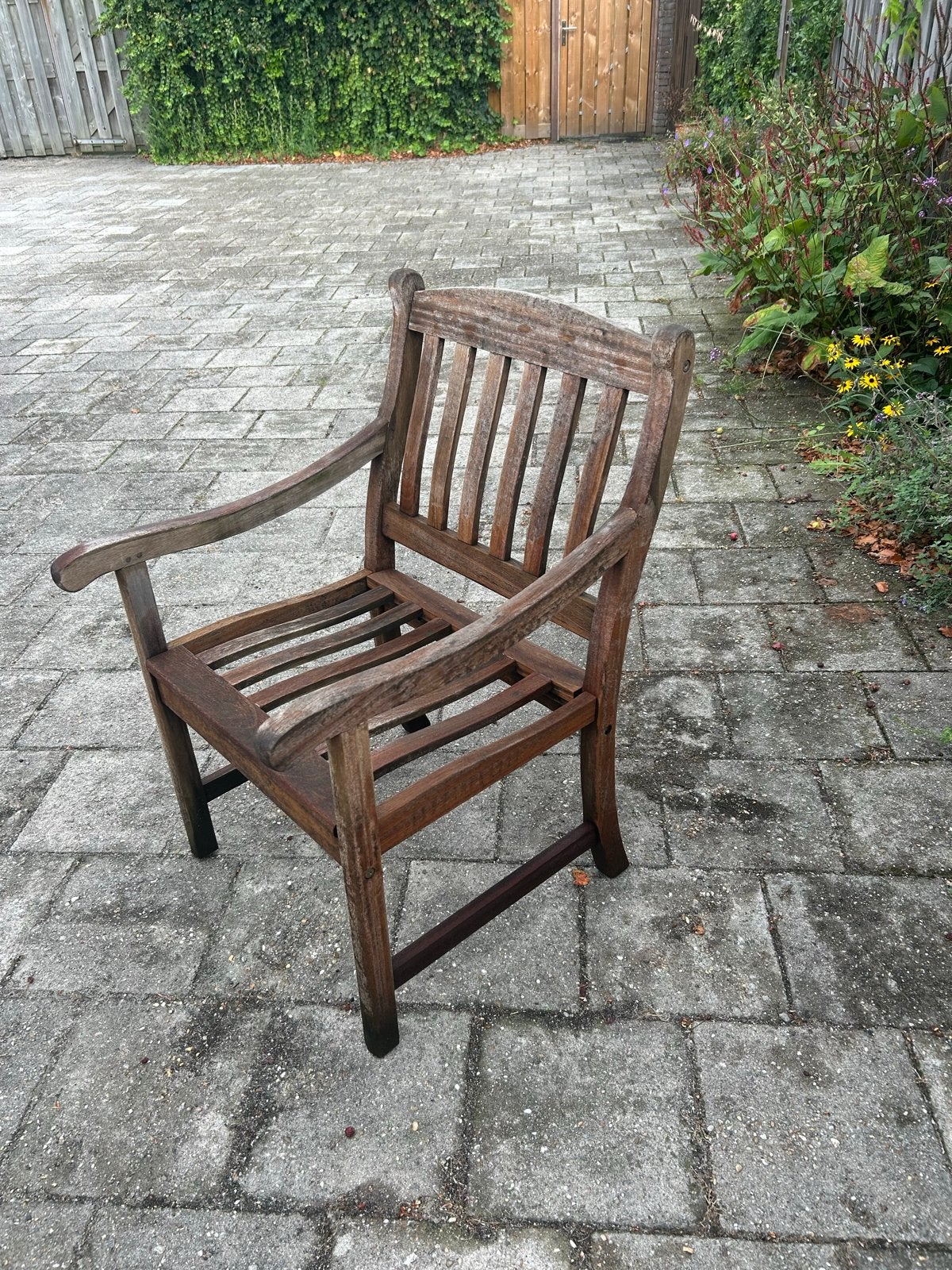 Robuuste houten tuinstoel - teak, Ophalen, Gebruikt, Hout