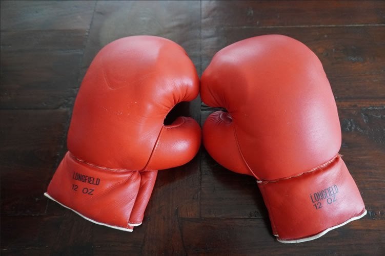 Bokshandschoenen slechts 2,50 euro, Sport en Fitness, Ophalen, Zo goed als nieuw, Bokshandschoenen