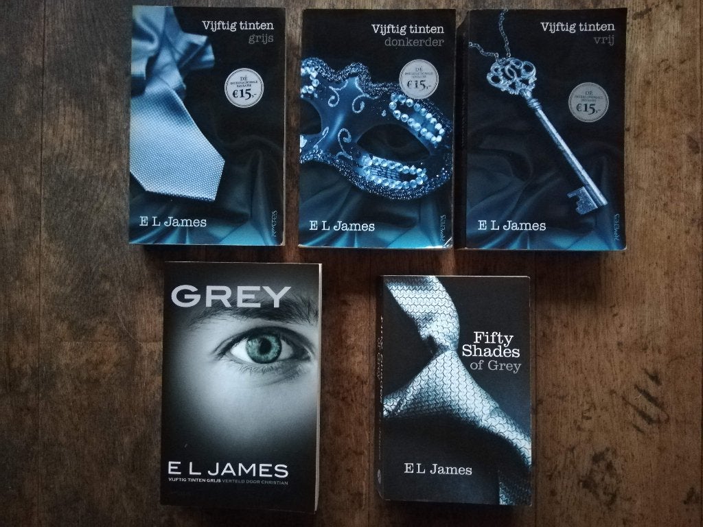 De vijftig tinten serie van E L James; Betoverd - Sylvia Day, Boeken, Romans, Ophalen of Verzenden, Zo goed als nieuw, Nederland