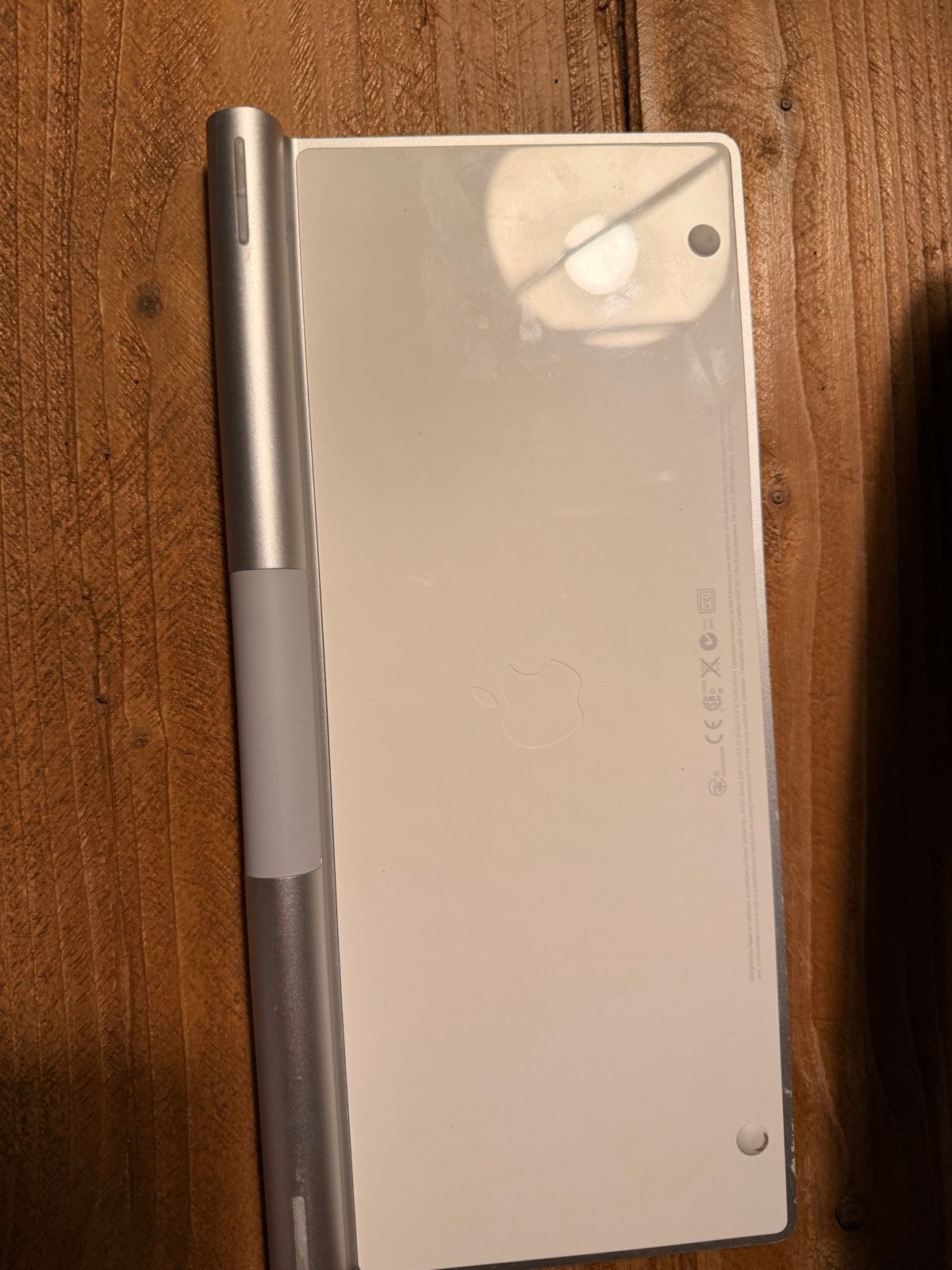 Apple toetsenbord QWERTY - Goede staat, werkt op batterijen, Computers en Software, Toetsenborden, Ophalen of Verzenden, Qwerty