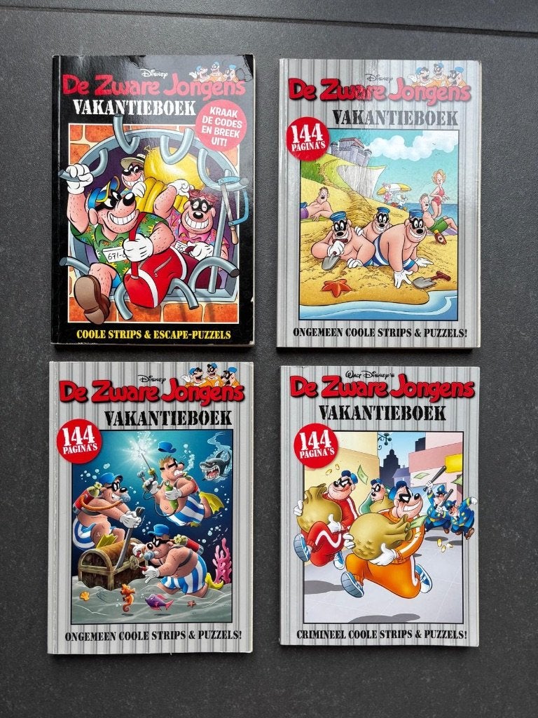 4x Vakantieboek de Zware Jongens van Donald Duck Goede staat, Meerdere stripboeken, Ophalen of Verzenden, Gelezen