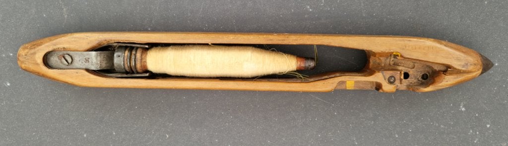 Vintage of antieke schietspoel voor weefgetouw 42 cm, Antiek en Kunst, Antiek | Gereedschap en Instrumenten, Ophalen of Verzenden