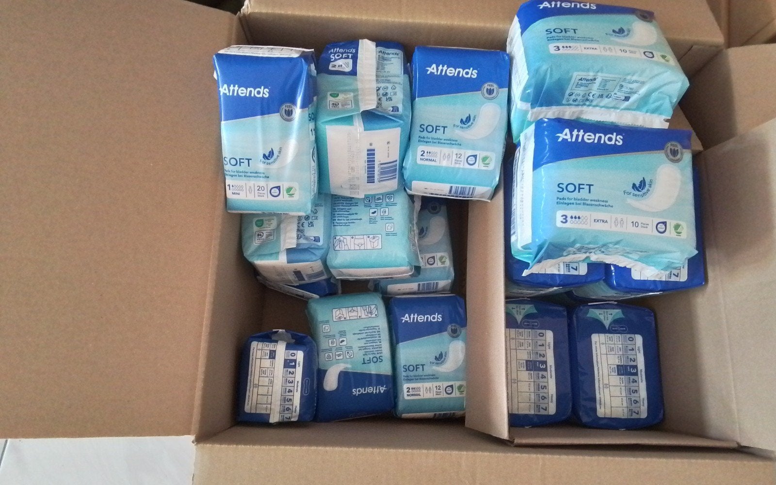 nieuwe  pakken Attends  incontinentie materiaal, Ophalen of Verzenden, Nieuw